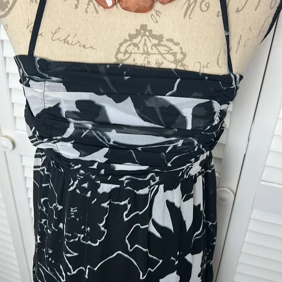 The Limited Maxi Dress floral pattern - Picture 5 of 10